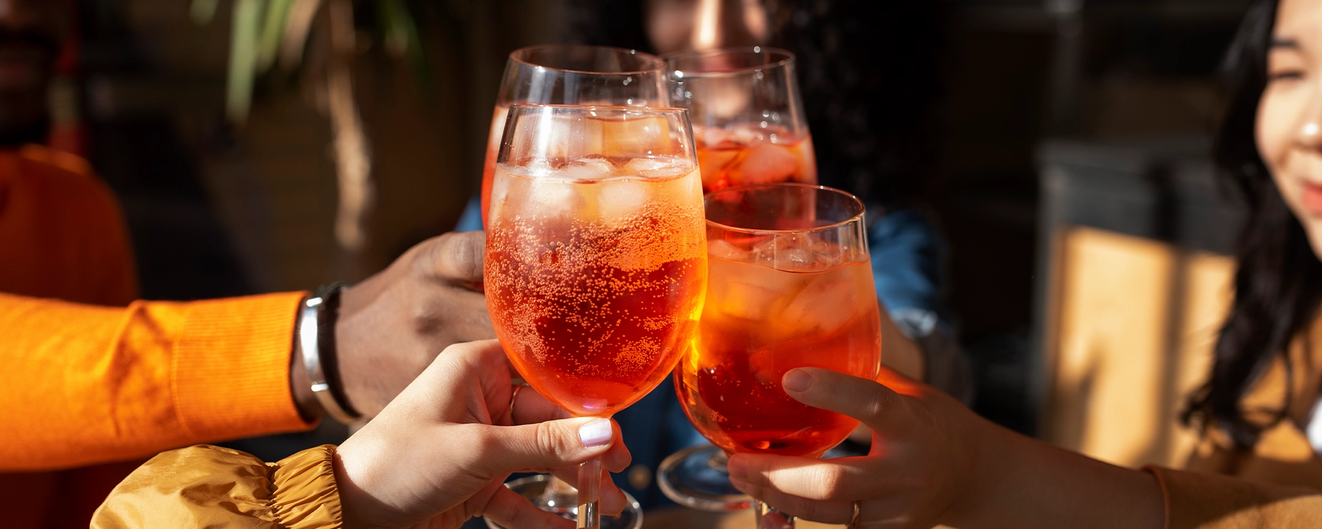 Aperitivo o apericena: differenze e quando sceglierli