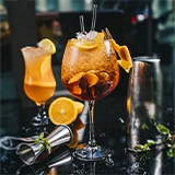 Cocktail aperitivo con agrumi al Plaza Cafè