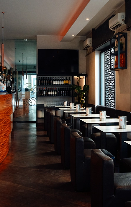 Plaza Cafè a Casalpusterlengo: interno del locale